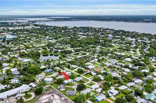 1126 SE Alamanda Ln, Stuart, FL 34996 - Photo 5