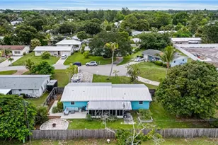 1126 SE Alamanda Ln, Stuart, FL 34996 - Photo 45