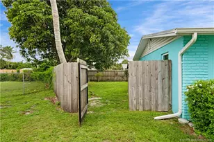 1126 SE Alamanda Ln, Stuart, FL 34996 - Photo 33