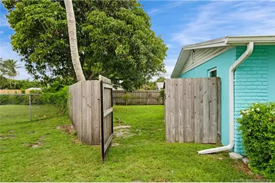 1126 SE Alamanda Lane, Stuart, FL 34996 - Photo 33