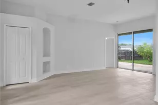 1949 SE Doverbrook St, Port Saint Lucie, FL 34983 - Photo 9
