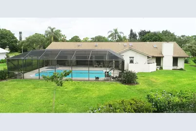 2490 NE Pinecrest Lakes Boulevard, Jensen Beach, FL 34957 - Photo 3