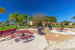 1999 NE Collins Cir, Jensen Beach, FL 34957 - Photo 27
