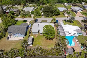 8300 SE Camellia Dr, Hobe Sound, FL 33455 - Photo 21