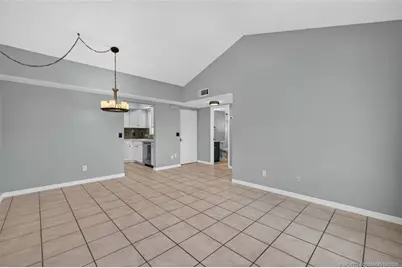 1627 SE Green Acres Circle #Z203, Port Saint Lucie, FL 34952 - Photo 5