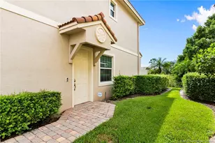 650 SW Glen Crest Way, Stuart, FL 34997 - Photo 7