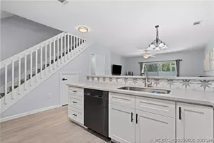 5012 SE Mariner Garden Cir, Stuart, FL 34997 - Photo 9