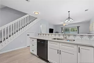 5012 SE Mariner Garden Cir, Stuart, FL 34997 - Photo 9