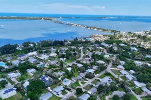 4121 NE Cheri Dr, Jensen Beach, FL 34957 - Photo 25