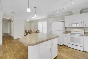 264 NE Oak St, Stuart, FL 34994 - Photo 9