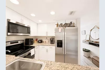 390 NE Edgewater Drive #302, Stuart, FL 34996 - Photo 11