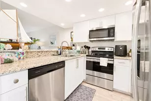 390 NE Edgewater Dr, Stuart, FL 34996 - Photo 9