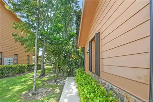 132 SE Crestwood Cir, Stuart, FL 34997 - Photo 3
