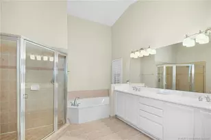 132 SE Crestwood Cir, Stuart, FL 34997 - Photo 23
