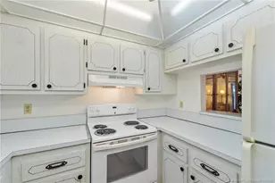 2950 SE Ocean Blvd, Stuart, FL 34996 - Photo 11
