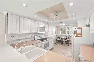 529 NE Plantation Rd, Stuart, FL 34996 - Photo 9