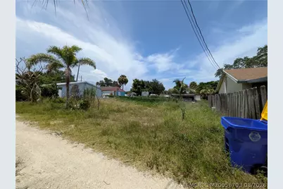 2457 NE Hickory Avenue, Jensen Beach, FL 34957 - Photo 3