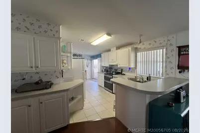 6225 Holly Lane, Lantana, FL 33462 - Photo 17