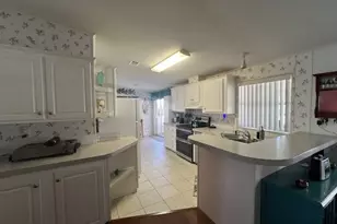 6225 Holly Ln, Lantana, FL 33462 - Photo 17