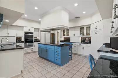 6661 SE Harbor Circle, Stuart, FL 34996 - Photo 15