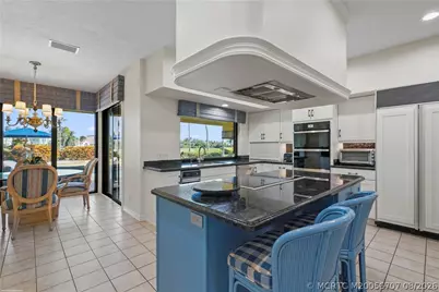 6661 SE Harbor Circle, Stuart, FL 34996 - Photo 17