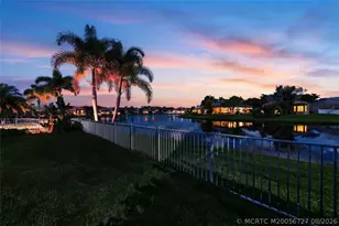 1445 SE Legacy Cove Cir, Stuart, FL 34997 - Photo 9