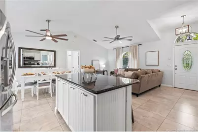601 SE Barr Street, Port Saint Lucie, FL 34984 - Photo 15