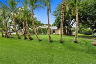601 SE Barr St, Port Saint Lucie, FL 34984 - Photo 3
