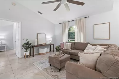 601 SE Barr Street, Port Saint Lucie, FL 34984 - Photo 9