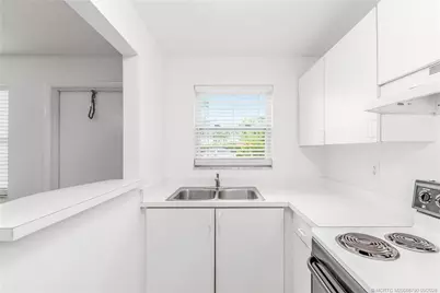 660 SW Bryant Avenue #3, Stuart, FL 34994 - Photo 7