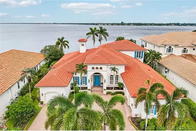 118 SW Palm Cove Drive, Palm City, FL 34990 - Photo 1