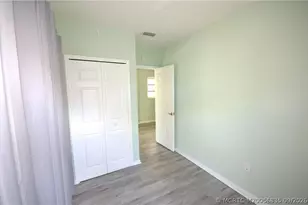 649 SW Cleveland Ave, Stuart, FL 34994 - Photo 9