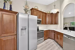 6011 SE Martinique Dr, Stuart, FL 34997 - Photo 9