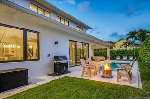 10742 SE Burgee Ct, Hobe Sound, FL 33455 - Photo 17