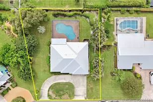 8303 SE Cumberland Cir, Hobe Sound, FL 33455 - Photo 9