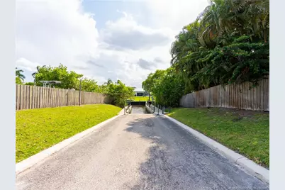 1123 SW Oak Hollow Court, Palm City, FL 34990 - Photo 37
