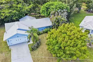 411 SW Namoit Pl, Port Saint Lucie, FL 34953 - Photo 23