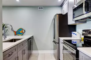544 NE Plantation Rd, Stuart, FL 34996 - Photo 11
