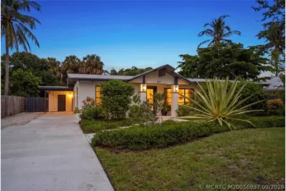 807 SE Weir Street, Stuart, FL 34994 - Photo 3