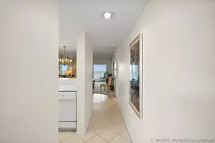 429 NE Tradewind Ln, Stuart, FL 34996 - Photo 3
