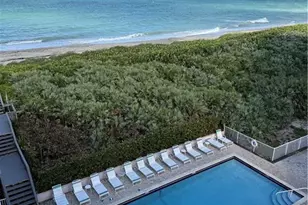 429 NE Tradewind Ln, Stuart, FL 34996 - Photo 1