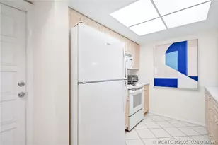 429 NE Tradewind Ln, Stuart, FL 34996 - Photo 5