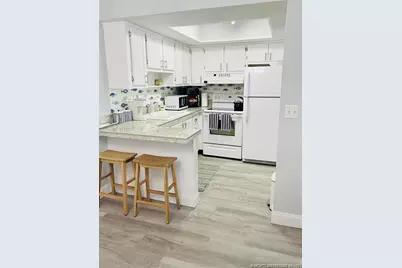 2929 SE Ocean Boulevard #J8, Stuart, FL 34996 - Photo 3