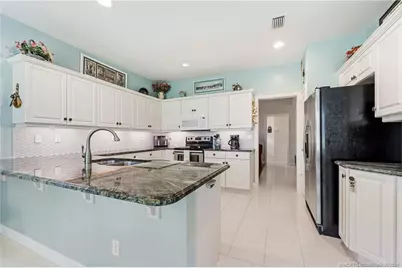 3663 SE Cambridge Drive, Stuart, FL 34997 - Photo 7