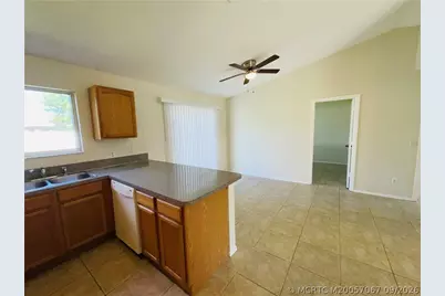 2813 SE Ironton Avenue, Port Saint Lucie, FL 34952 - Photo 5