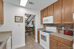 3303 SE Sandpiper Cir, Port Saint Lucie, FL 34952 - Photo 15