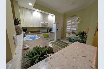 11 Harbour Isle Drive W #1, Fort Pierce, FL 34949 - Photo 9