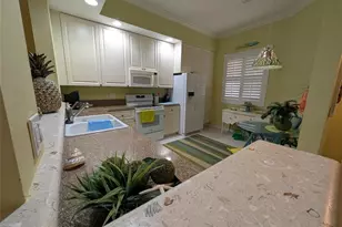 11 Harbour Isle Dr W, Fort Pierce, FL 34949 - Photo 9