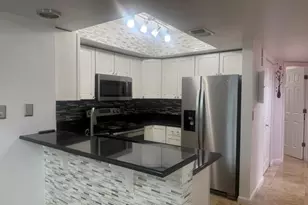 1526 SE Royal Green Cir, Port Saint Lucie, FL 34952 - Photo 13