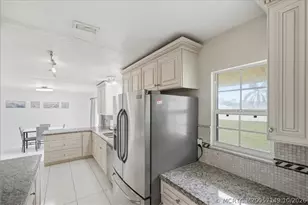 1357 SE Oakmont Ln SE, Port Saint Lucie, FL 34952 - Photo 7